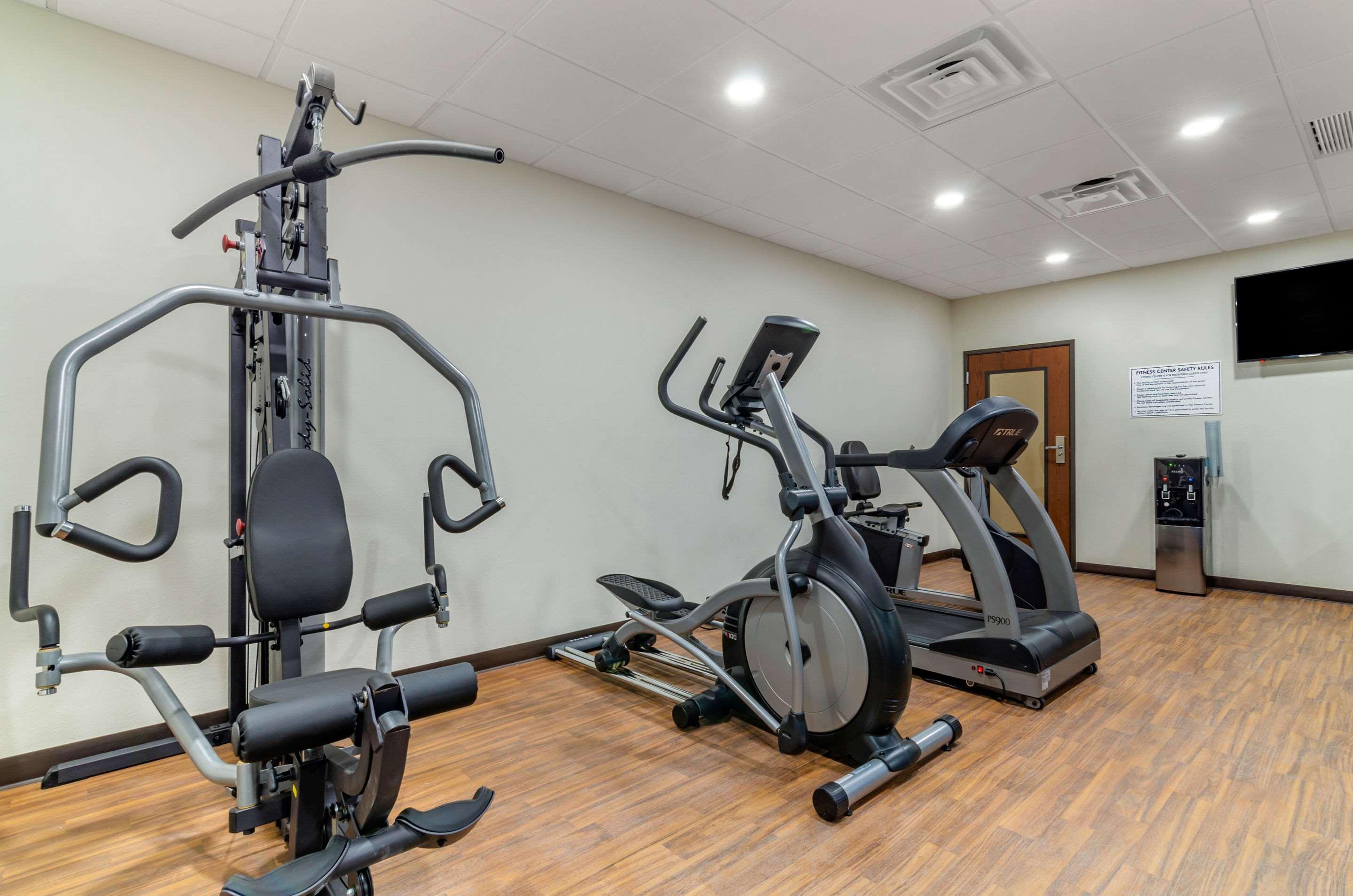 Comfort Inn & Suites Salina North Екстериор снимка
